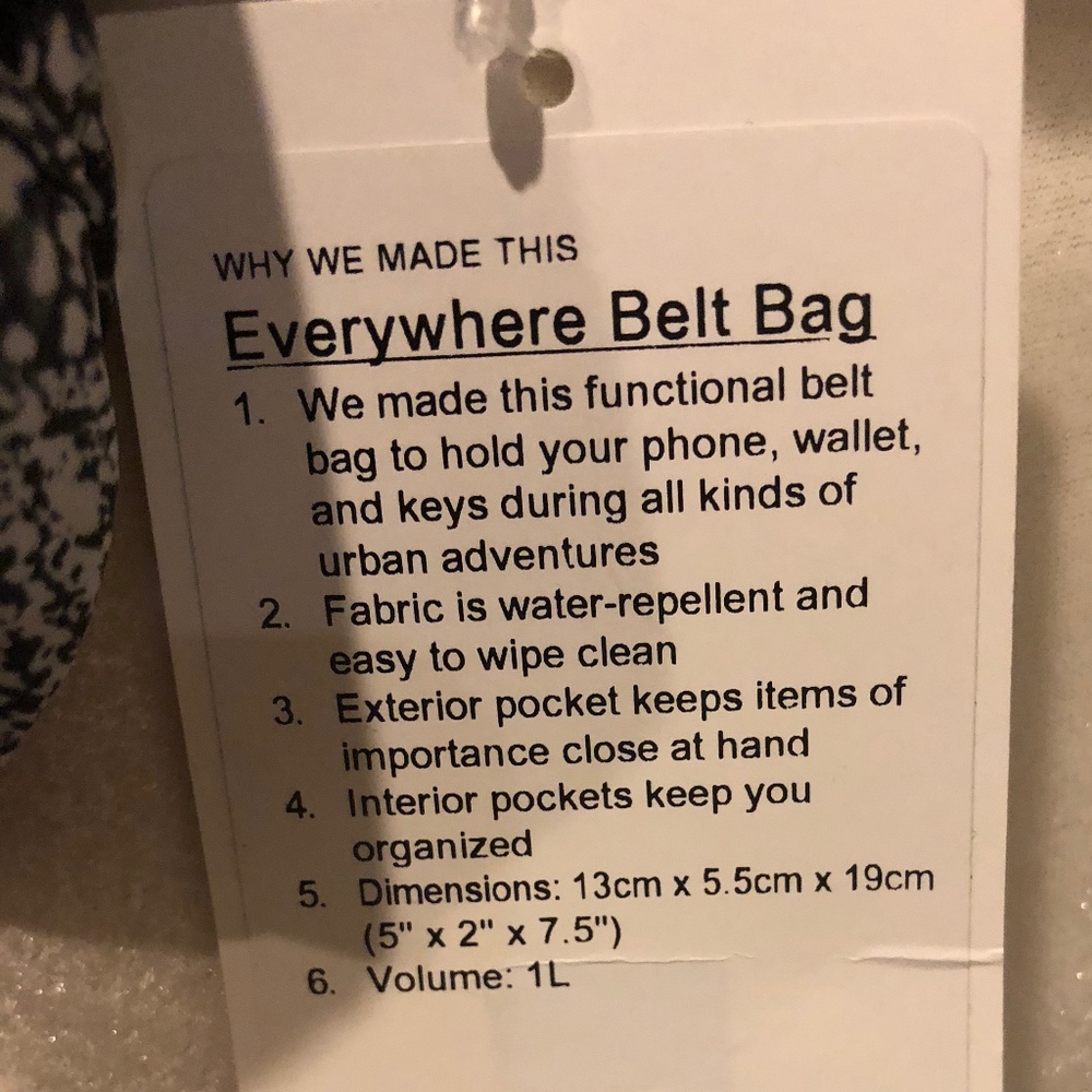 SOLD. LULULEMON EVERYWHERE BELT BAG FANNY PACK - Picture 5 of 5